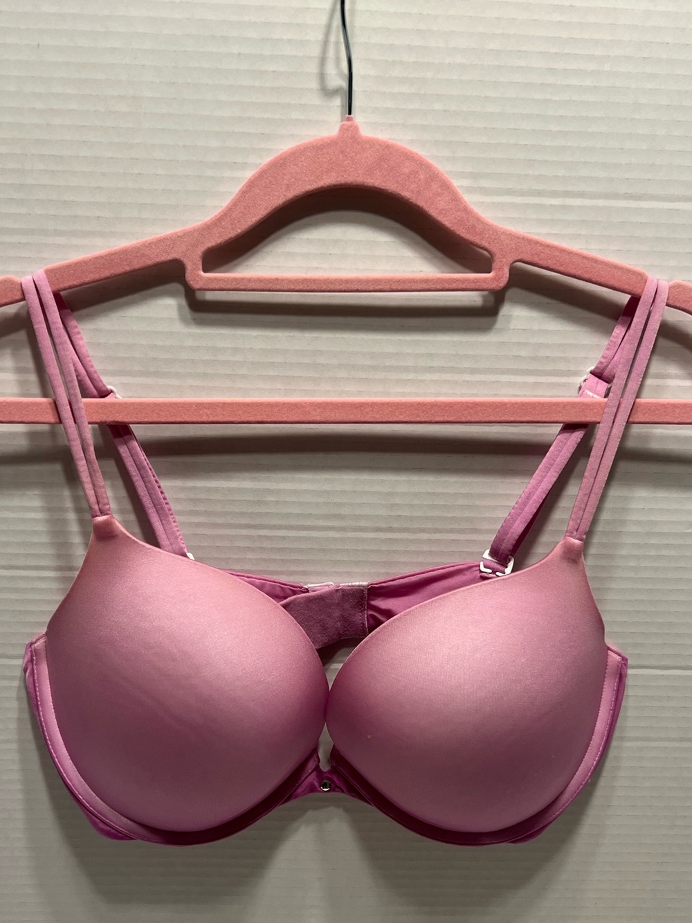 Victoria’s Secret Very Sexy Lilac Bra in 36D